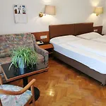 Hotel Adria 3*