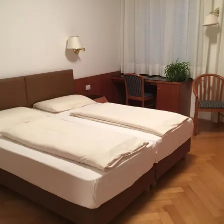 Adria Szálloda 3*