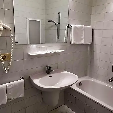 Adria Hotel 3*
