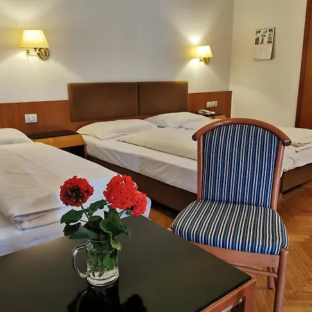 Adria Szálloda 3*