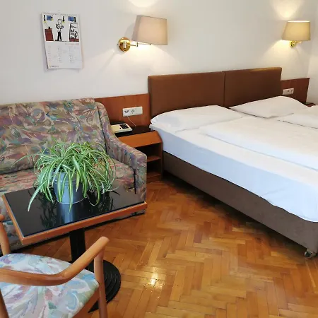 Hotel Adria 3*